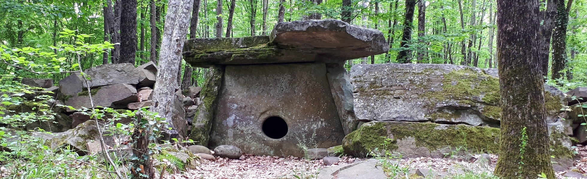 «Дольмены и водопады Кавказа»