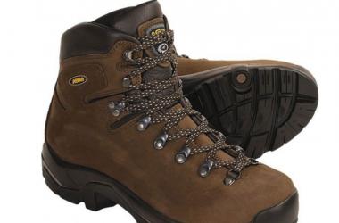 Как выбрать трекинговые ботинки?